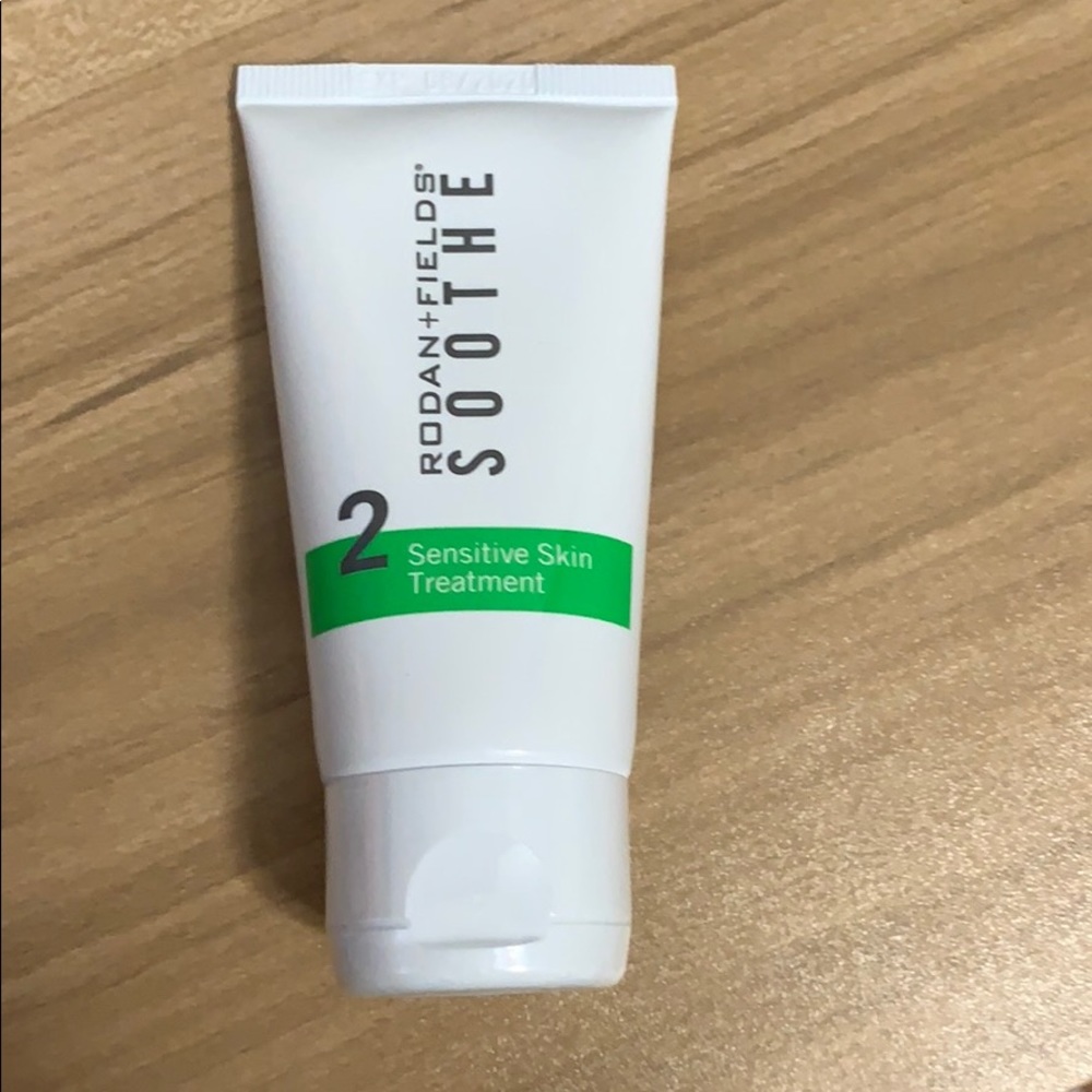 Rodan and Fields Soothe Sensitive Skin Treatment.